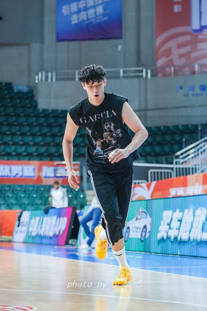 星空高光时刻-📷今日球员分享—曾凡博（北京北汽）