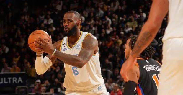 星空注册-拒绝里程悲！詹姆斯再取三双助湖人攻陷麦迪逊花园