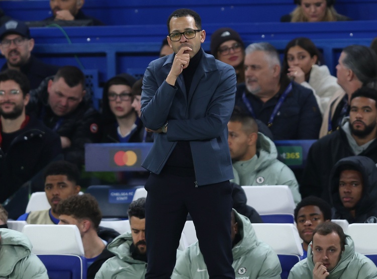 星空互动-新教练入职会议?邮报:罗塞尼尔与英超以及裁判公司代表进行会谈